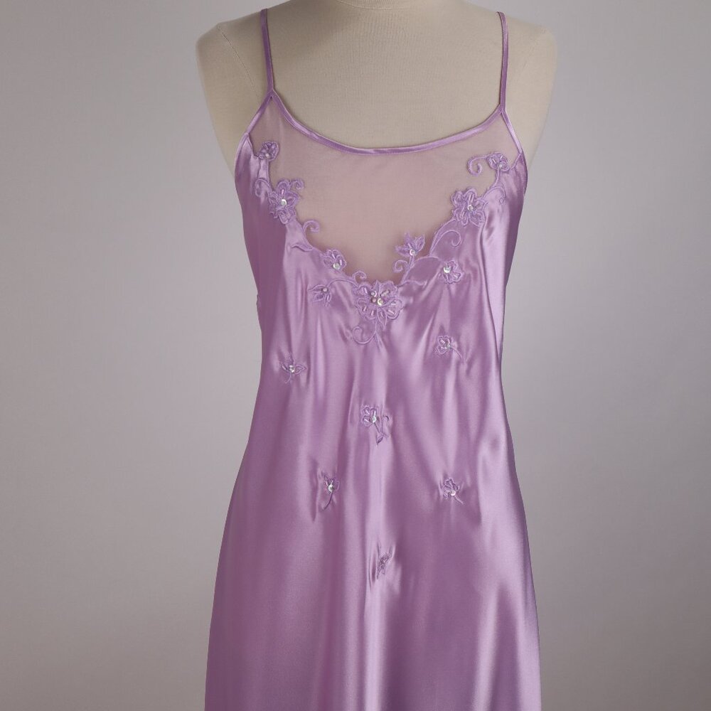 🌺 Vtg Cinema Etoile NWOT Long Pearl Sequin Embroidered Long Lavender Nightgown - Picture 2 of 10